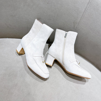 LP CHARMS ANKLE BOOTS METAL LOCK WHITE SUEDE