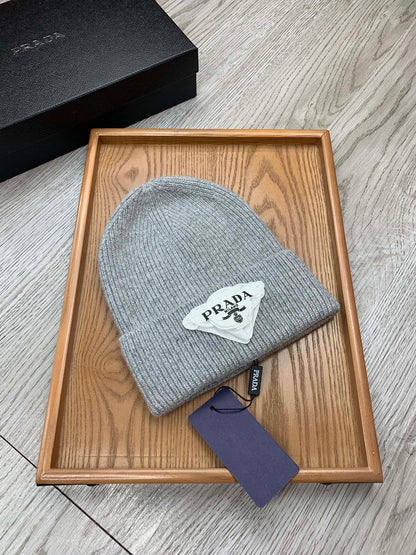 BEANIE HAT IN PALE GRAY WOOL 431360