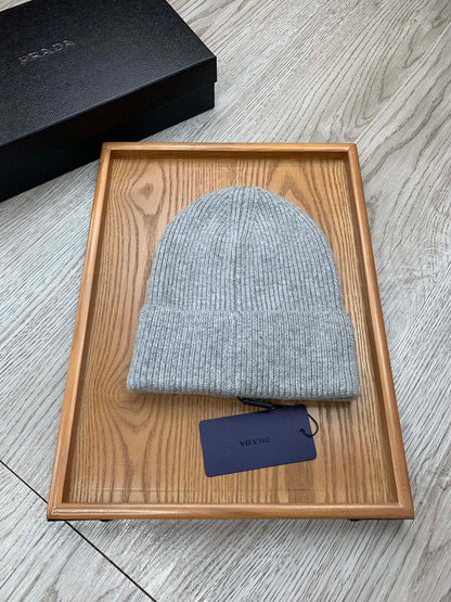 BEANIE HAT IN PALE GRAY WOOL 431360