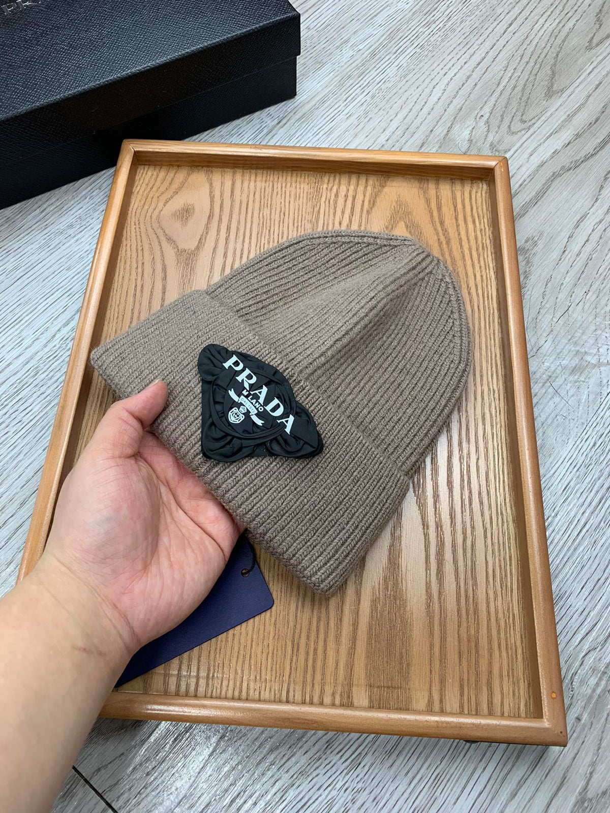 BEANIE HAT IN MEDIUM BROWN WOOL 431354
