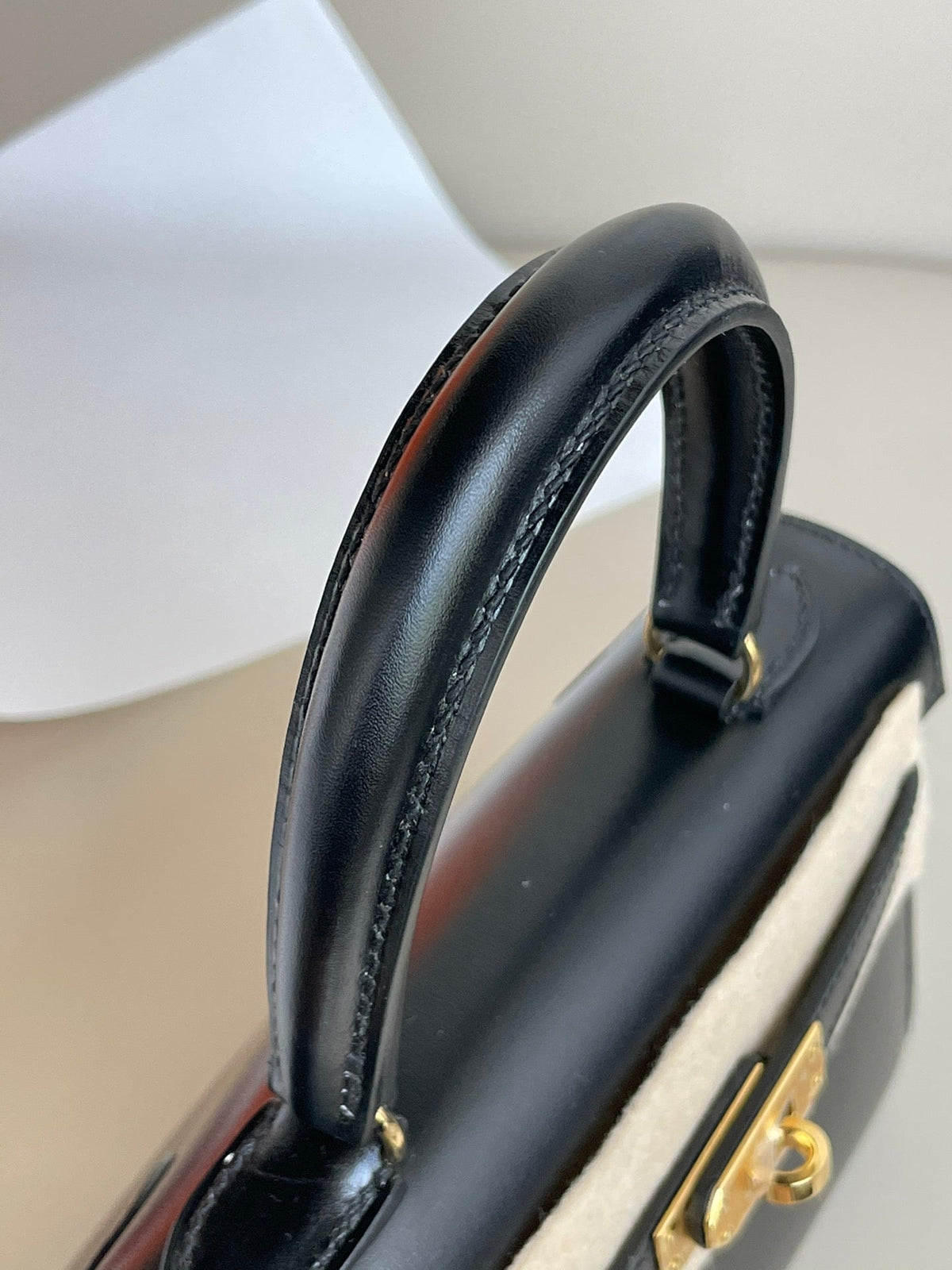 KELLY MINI 20 BAG IN BLACK SMOOTH CALFSKIN WITH GOLD HARDWARE