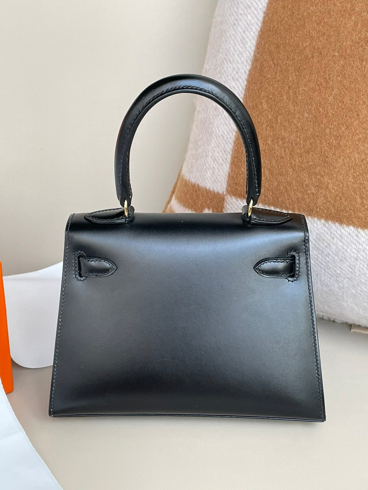 KELLY MINI 20 BAG IN BLACK SMOOTH CALFSKIN WITH GOLD HARDWARE