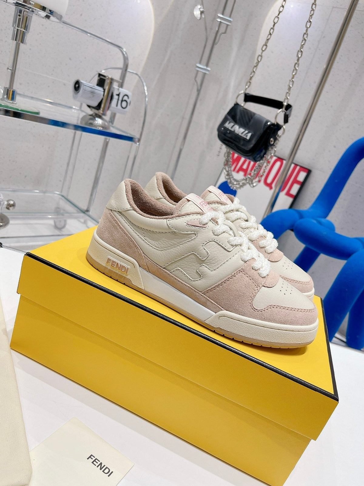 FENDI CASUAL SNEAKER IN WHITE CALFSKIN AND LIGHT PINK SUEDE