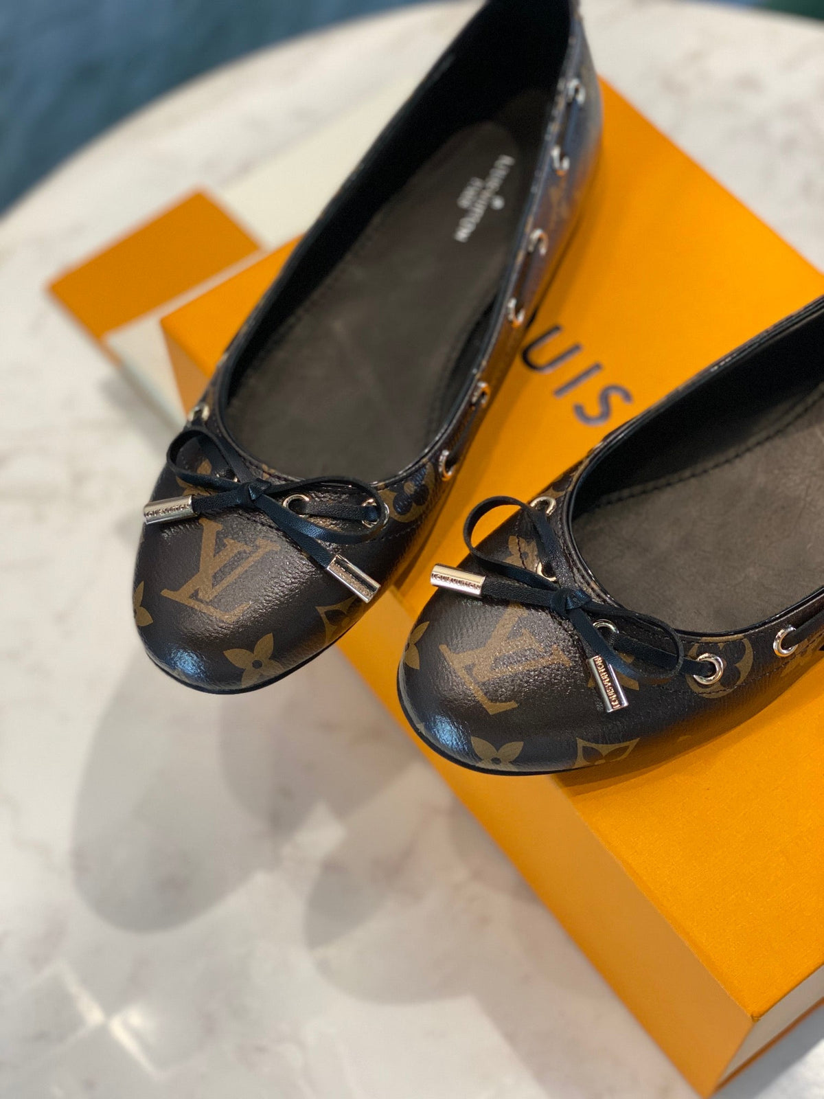 LV WOMEN'S BALLET FLAT IN CHOCOLATE BROWN MONOGRAM CALFSKIN WITH BOW