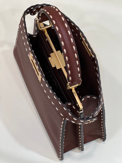 PEEKABOO ISEEU 33 IN SANGRIA RED GRAINED CALFSKIN GOLD HARDWARE