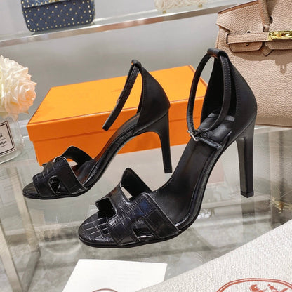 PREMIERE 105 SANDAL IN BLACK CALFSKIN