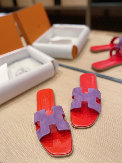 0RAN SANDALS IN VIOLET PURPLE SUEDE AND CHERRY RED CALFSKIN