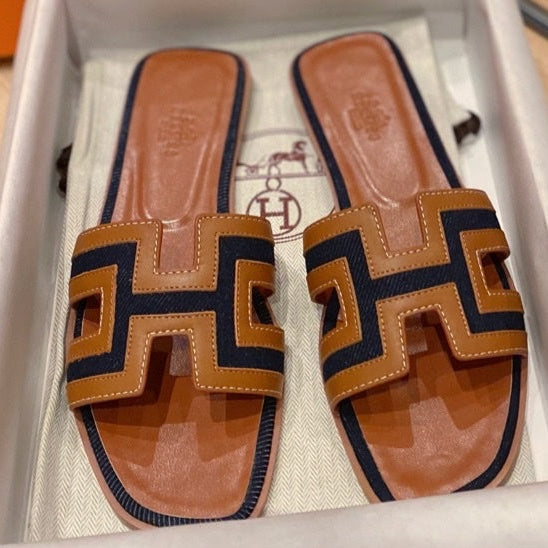 0RAN SANDALS IN BRONZE BROWN CALFSKIN AND BLACK CANVAS