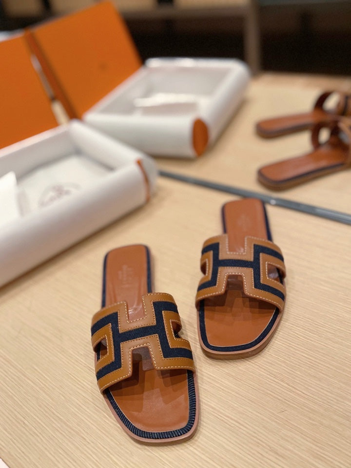 0RAN SANDALS IN BRONZE BROWN CALFSKIN AND BLACK CANVAS