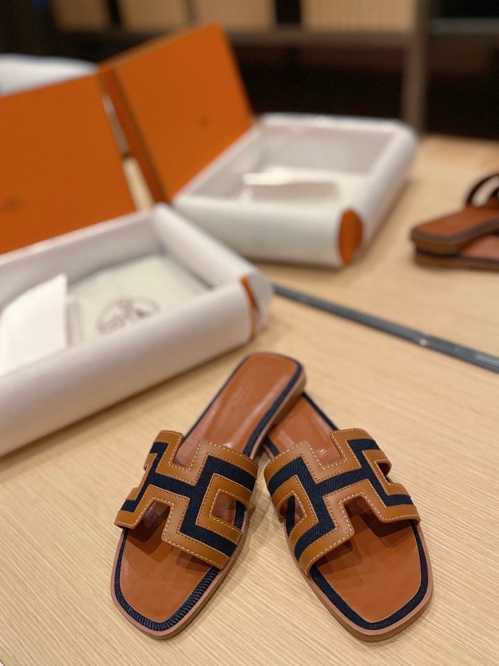 0RAN SANDALS IN BRONZE BROWN CALFSKIN AND BLACK CANVAS