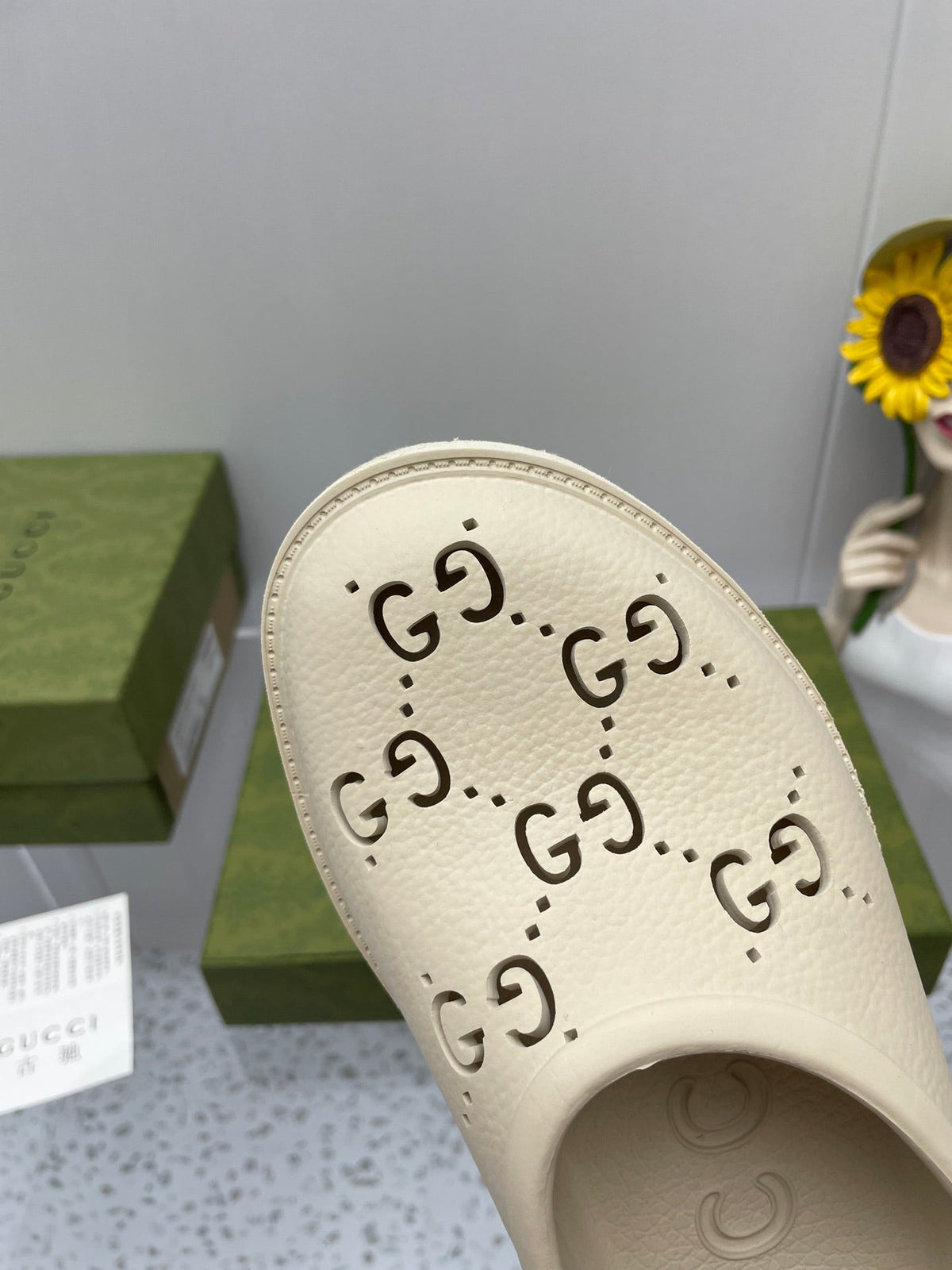 GG PLATFORM PERFORATED G SANDAL CREAM IP FOAM