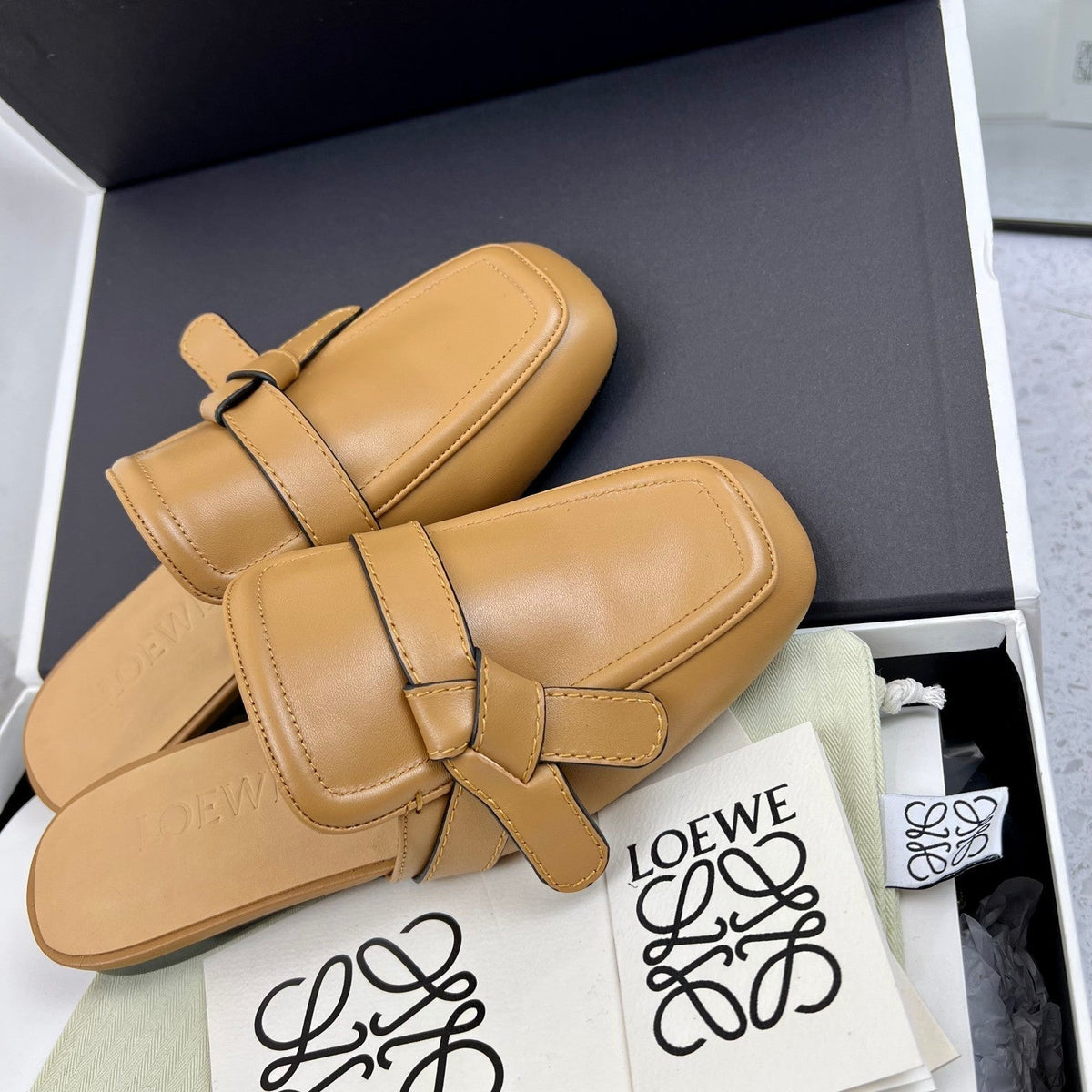 LW GATE BELTED MULE CAMEL CALFSKIN