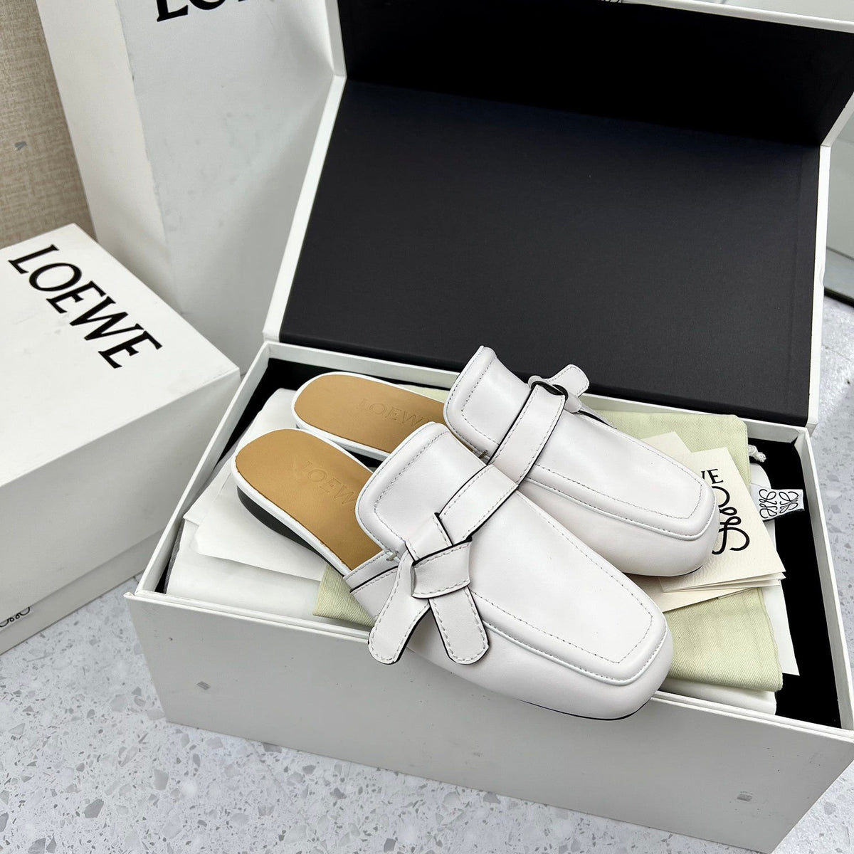 LW GATE BELTED MULE WHITE CALFSKIN
