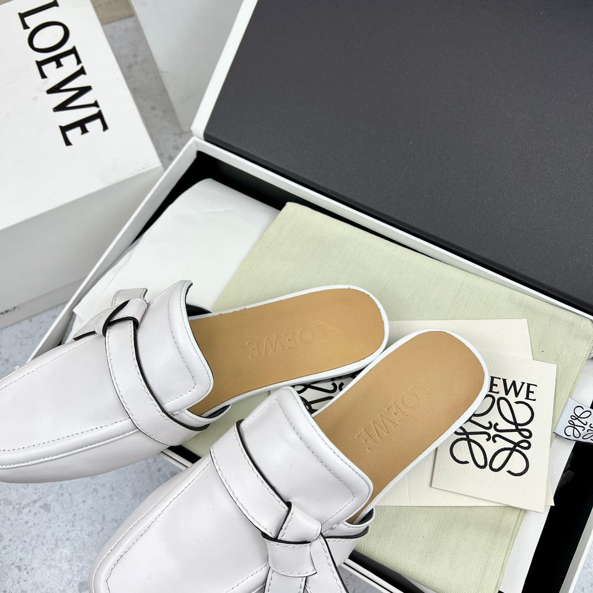 LW GATE BELTED MULE WHITE CALFSKIN