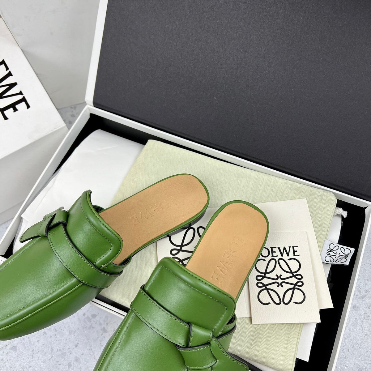 LW GATE BELTED MULE GREEN CALFSKIN