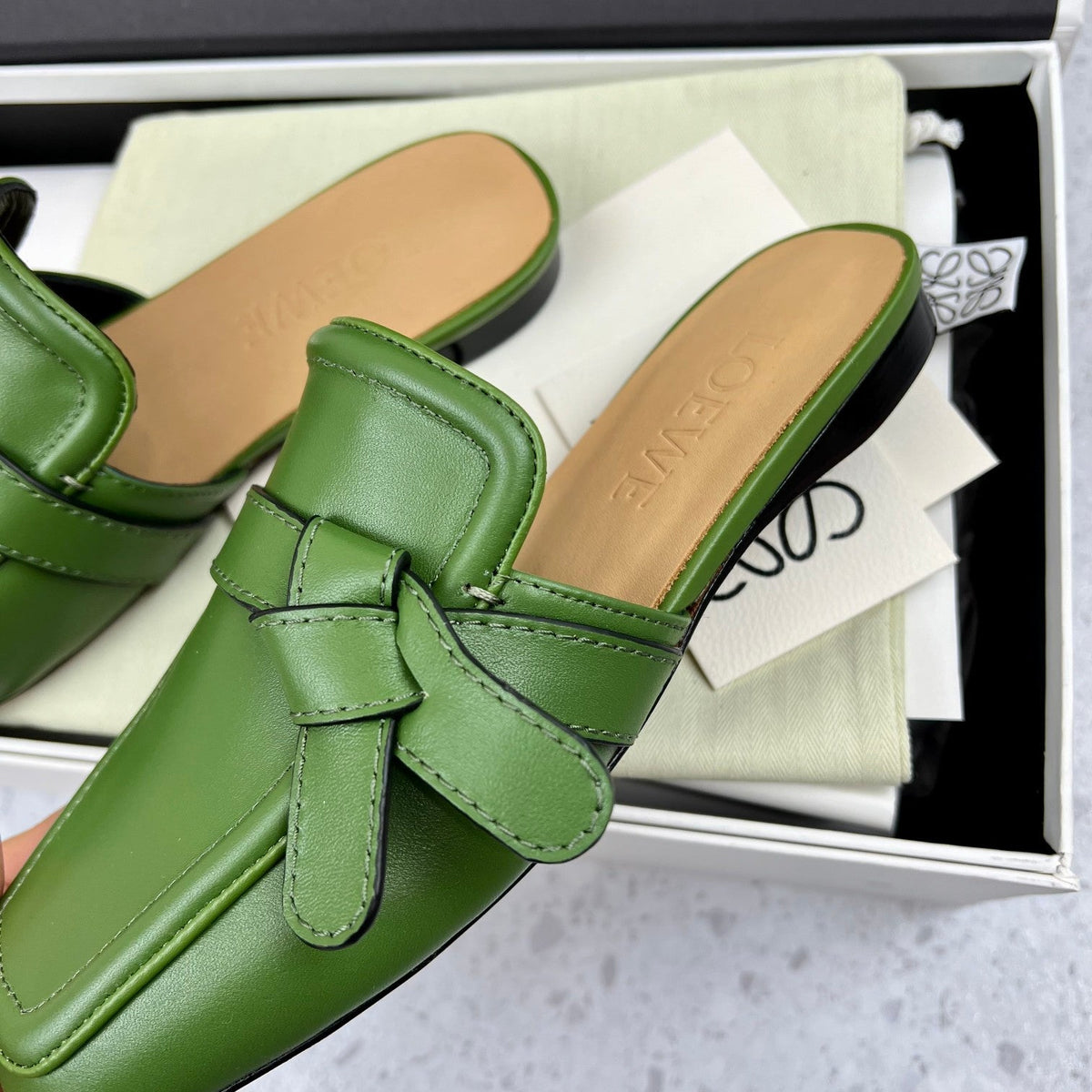 LW GATE BELTED MULE GREEN CALFSKIN