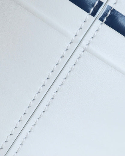 VIBE 18 BUCKET BAG IN WHITE CALFSKIN