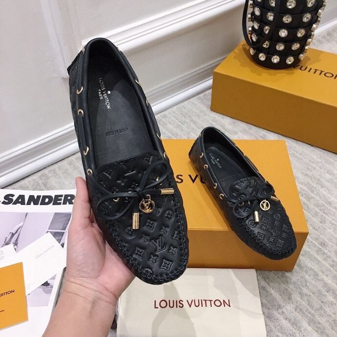 LV WOMEN'S DRIVER MOCCASIN IN BLACK EMBOSSED CALFSKIN