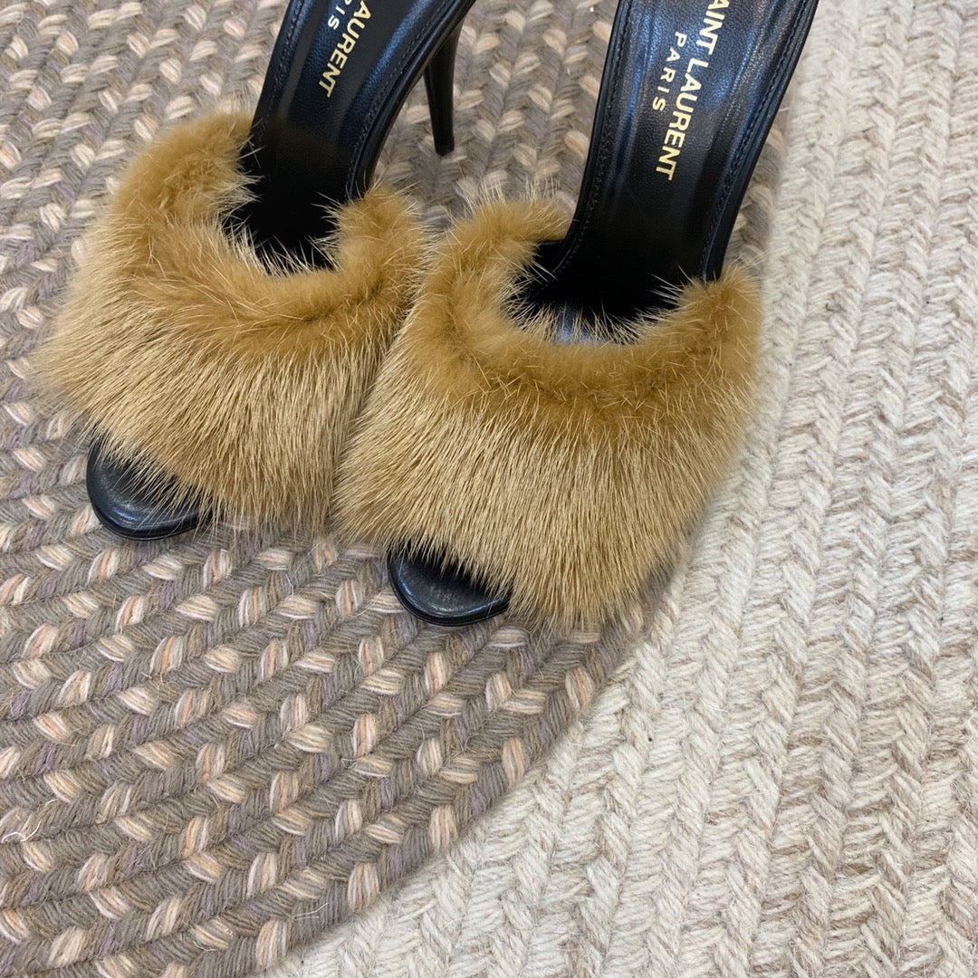 LA 16 HEELED MULES IN DRIED MOSS RABBIT FUR AND SMOOTH LAMBSKIN