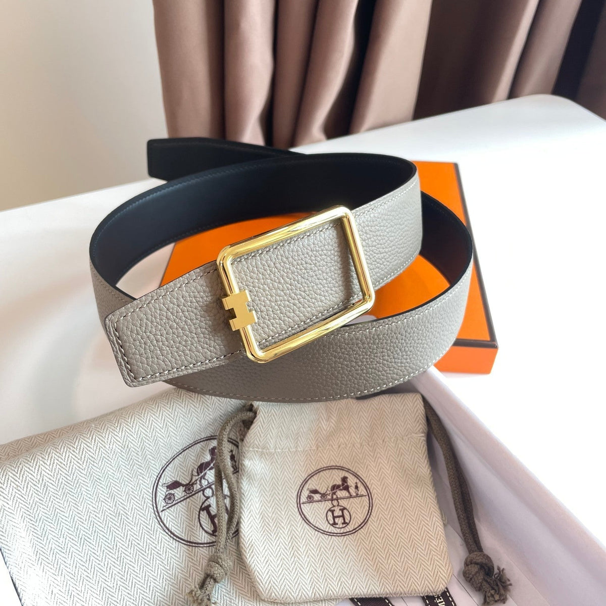 TUBE H BELT BUCKLE & REVERSIBLE KHAKI BROWN AND BLACK LEATHER STRAP 38MM GOLD HARDWARE