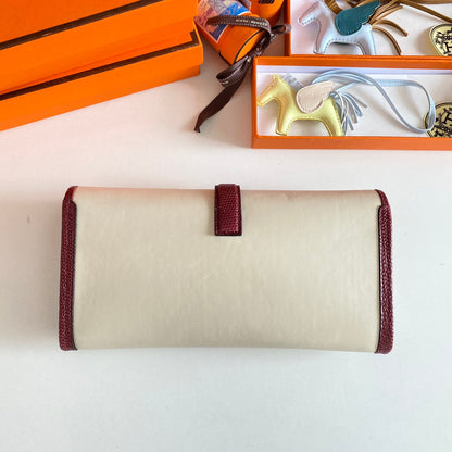 JIGE ELAN 29 CLUTCH IN WHITE CALFSKIN WITH GARNET RED LIZARD SKIN
