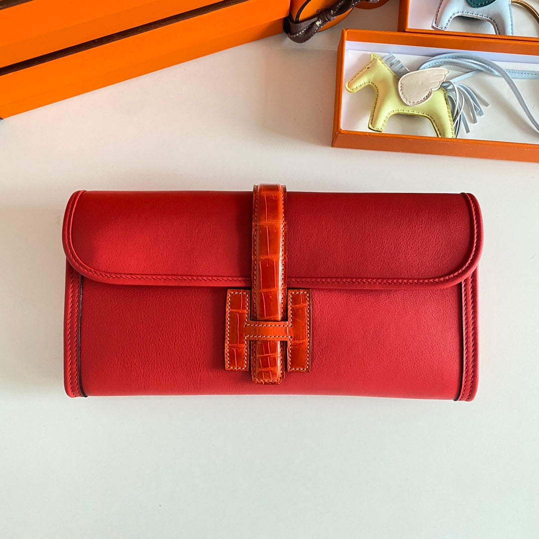 JIGE ELAN 29 CLUTCH IN RUBY RED CALFSKIN WITH APPLE RED LIZARD SKIN