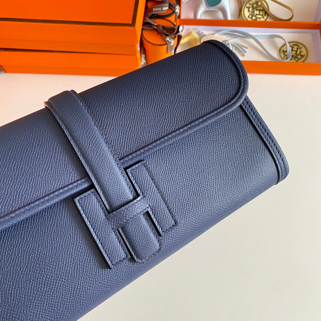 JIGE ELAN 29 CLUTCH IN NAVY BLUE CALFSKIN