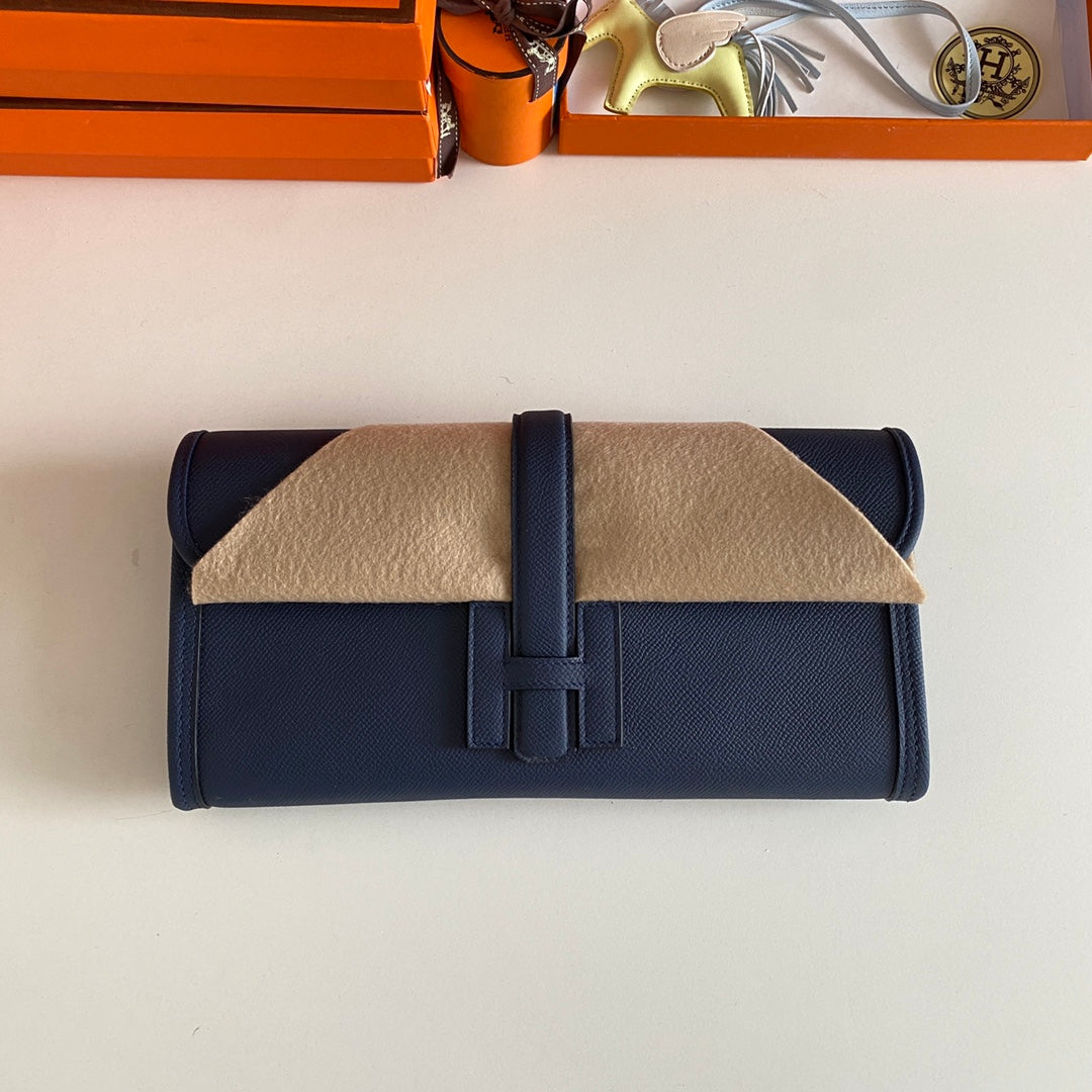 JIGE ELAN 29 CLUTCH IN NAVY BLUE CALFSKIN