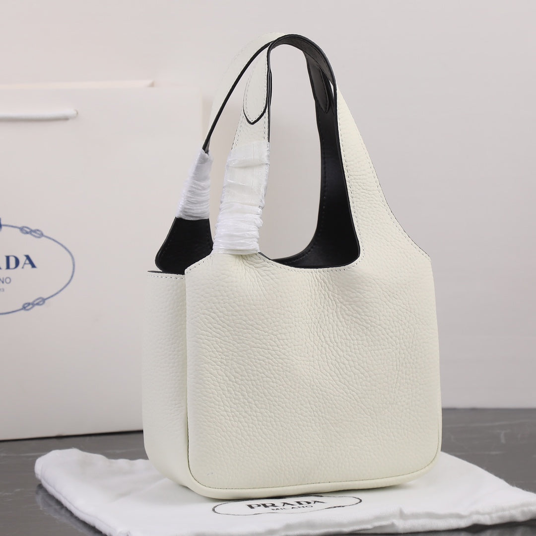 PRA 18 DYNAMIQUE LOGO TOTE BAG IN WHITE CALFSKIN