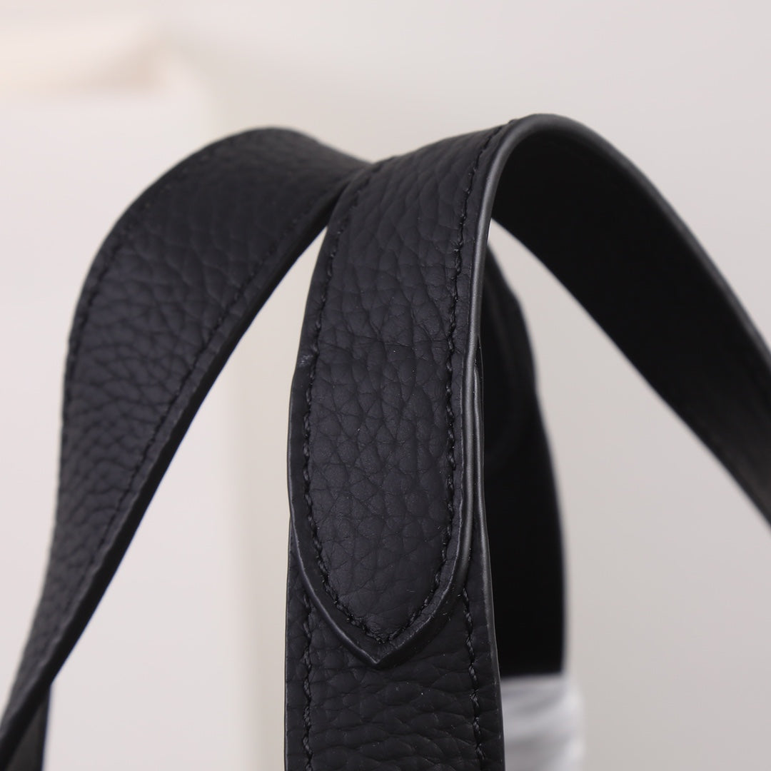 PRA 18 DYNAMIQUE LOGO TOTE BAG IN BLACK CALFSKIN