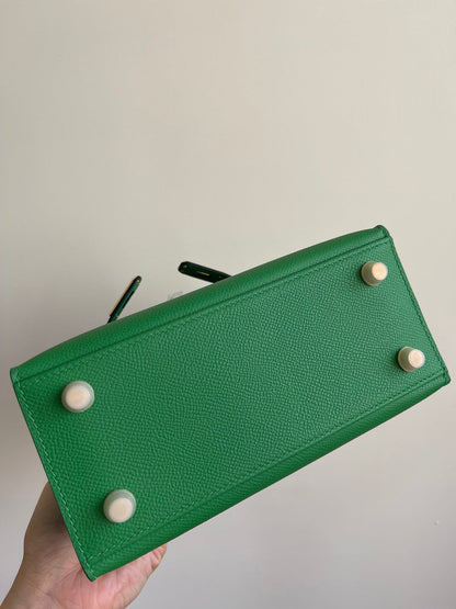 KELLY MINI 20 BAG IN EMERALD GREEN CALFSKIN WITH GOLD HARDWARE