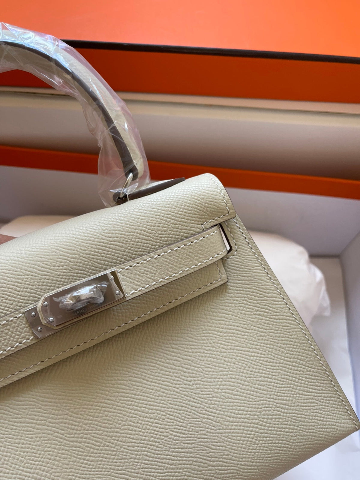 KELLY MINI 20 BAG IN OAT TAN CALFSKIN WITH SILVER HARDWARE