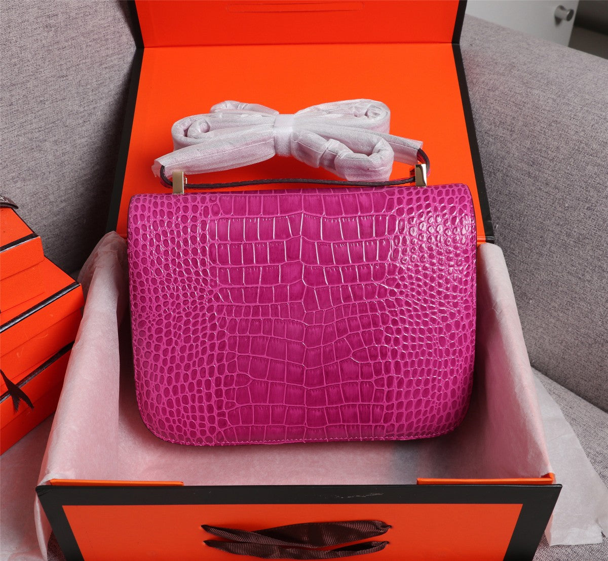 HM CONSTANCE 23 BARBIE PINK ALLIGATOR SILVER HARDWARE