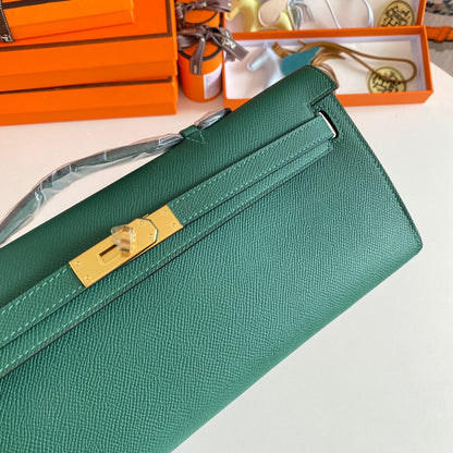 KELLY CUT 31 IN GREEN FOREST CALFSKIN WITH GOLD HARDWARE
