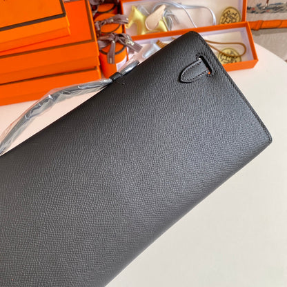 KELLY CUT 31 IN BLACK CALFSKIN WITH SILVER HARDWARE