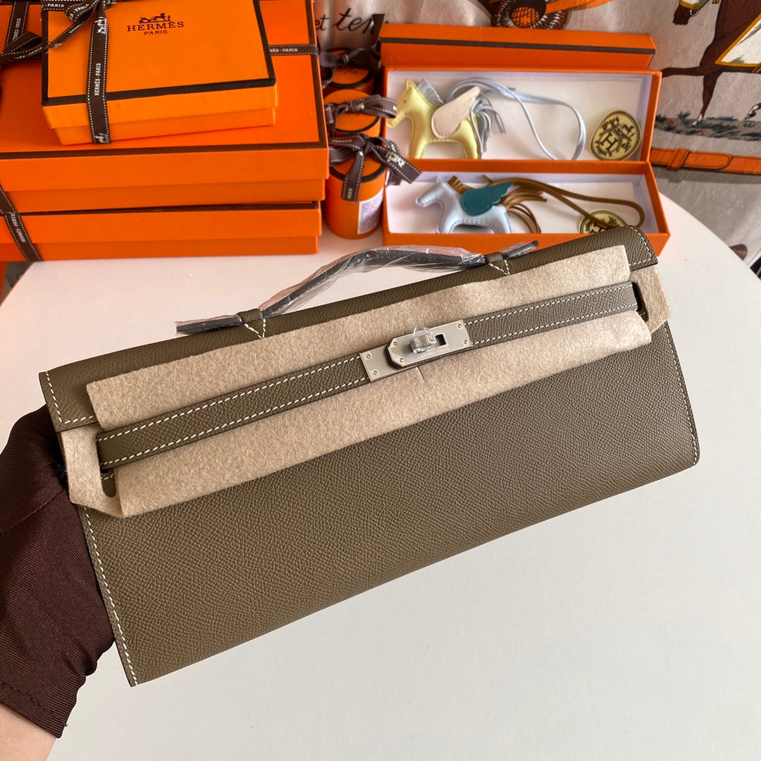 KELLY CUT 31 IN MOCHA BROWN CALFSKIN WITH SILVER HARDWARE