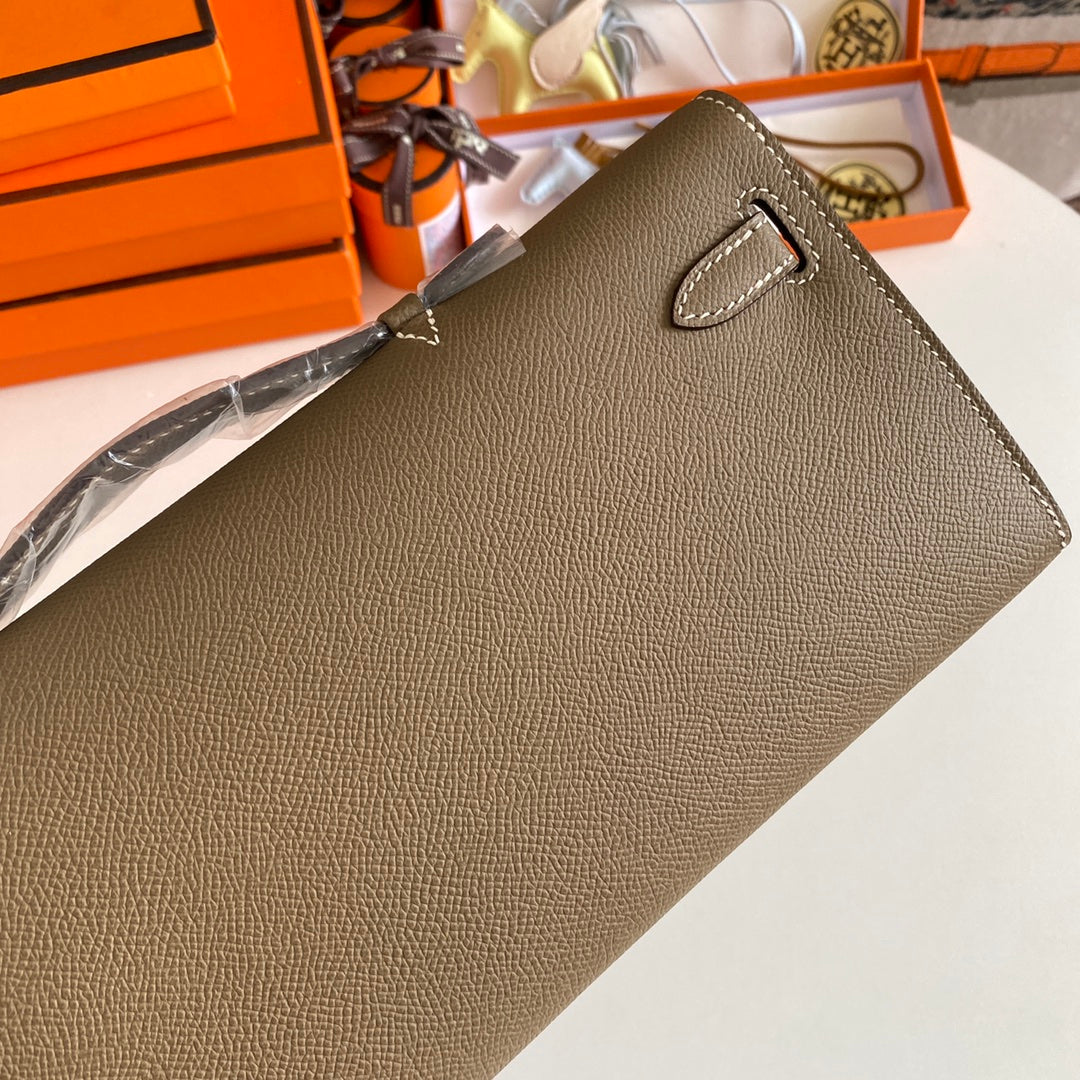 KELLY CUT 31 IN MOCHA BROWN CALFSKIN WITH SILVER HARDWARE