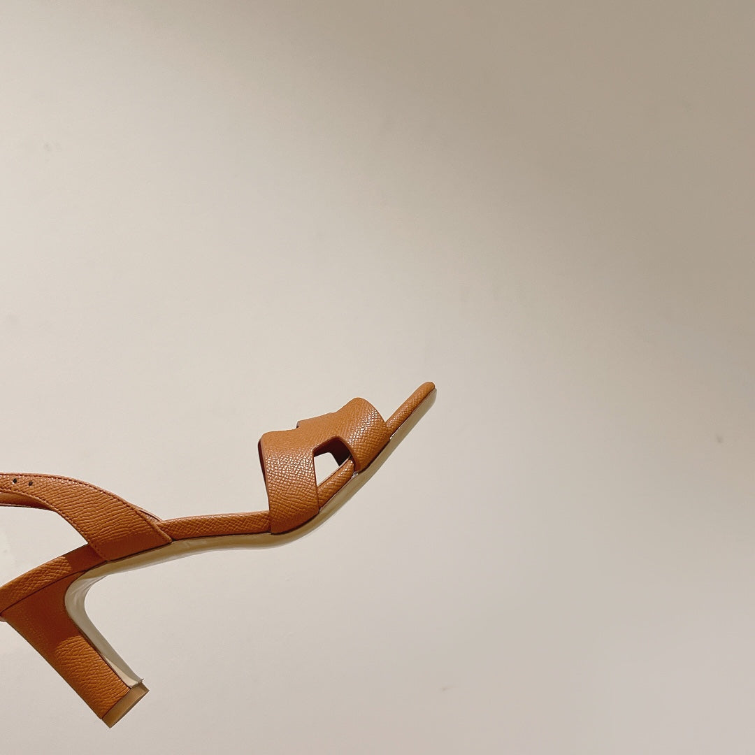 HOLY 75 SANDAL IN CINNAMON BROWN GRAINED CALFSKIN