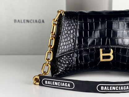 DOWNTOWN SHOULDER BAG 29 IN BLACK CROCODILE EMBOSSED CALFSKIN GOLD HARDWARE
