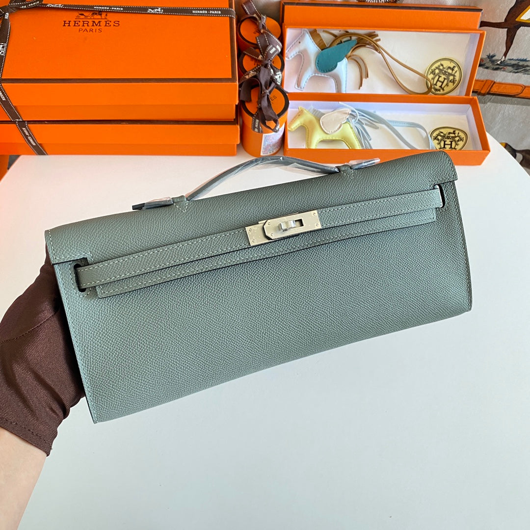 KELLY CUT 31 IN SEAFOAM GREEN CALFSKIN WITH SILVER HARDWARE