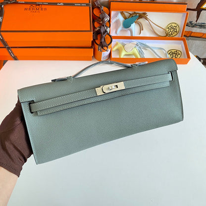 KELLY CUT 31 IN SEAFOAM GREEN CALFSKIN WITH SILVER HARDWARE