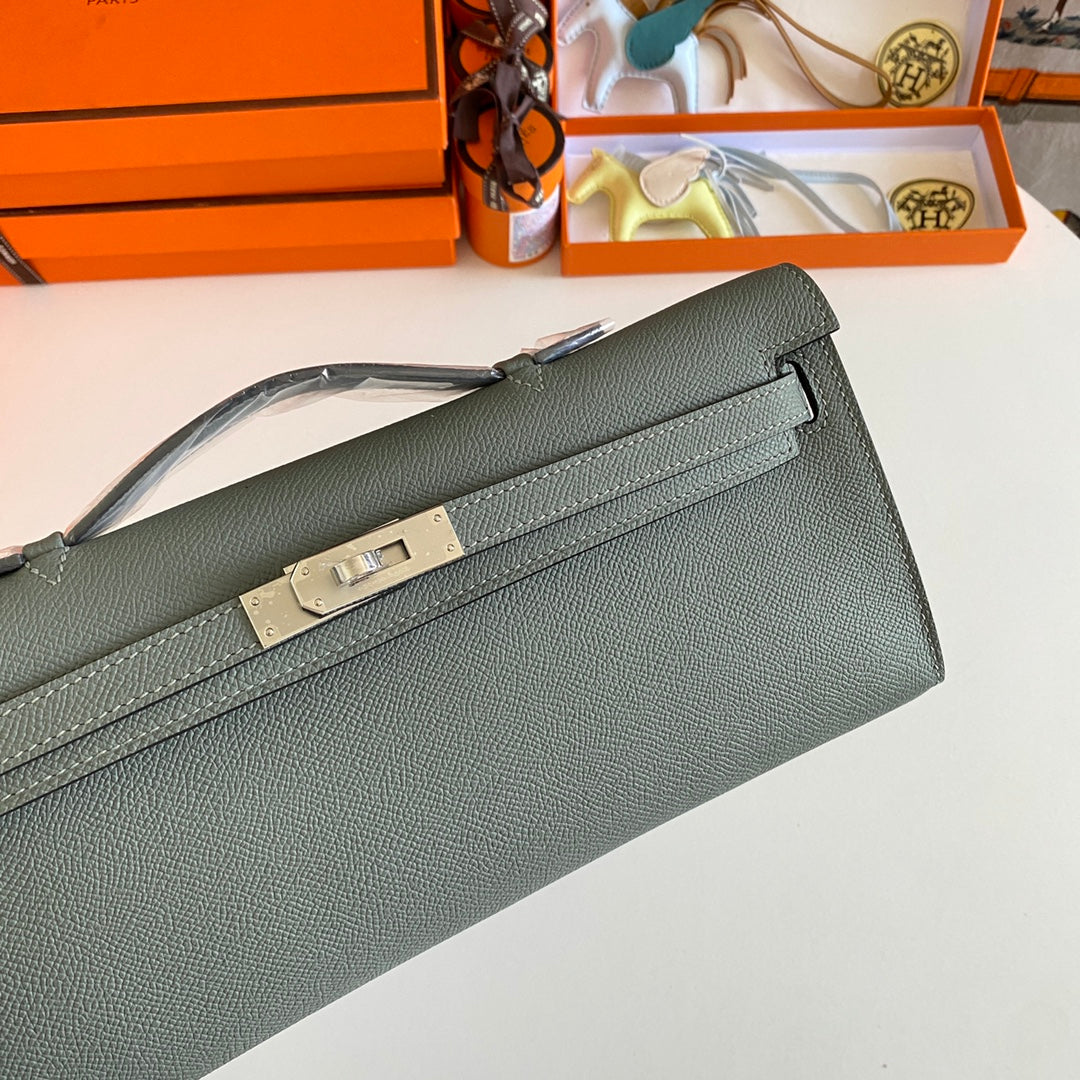 KELLY CUT 31 IN SEAFOAM GREEN CALFSKIN WITH SILVER HARDWARE
