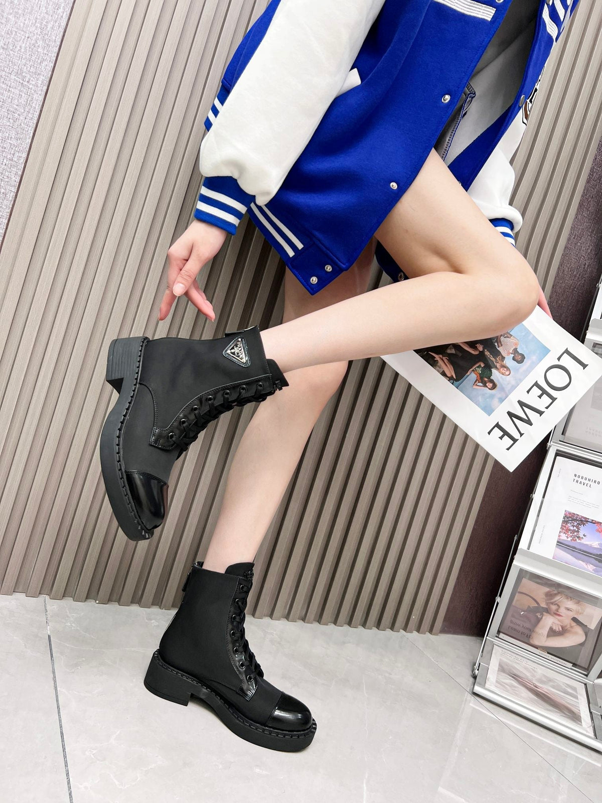 LACE-UP ANKLE BOOTS IN BLACK DENIM AND SHEEPSKIN LINING