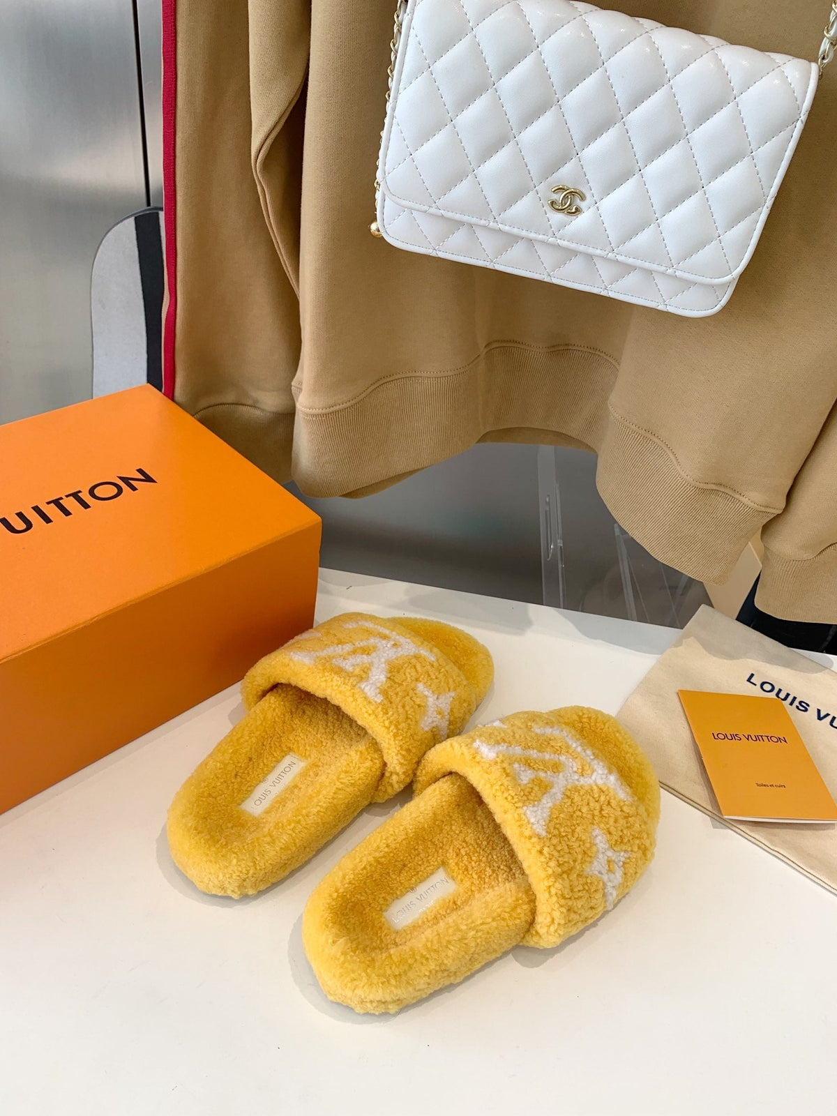 LV WOMEN'S PASEO FLAT SLIPPER IN YELLOW FLEECE WITH WHITE LOGO