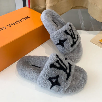 LV WOMEN'S PASEO FLAT SLIPPER IN GREY FLEECE WITH BLACK LOGO