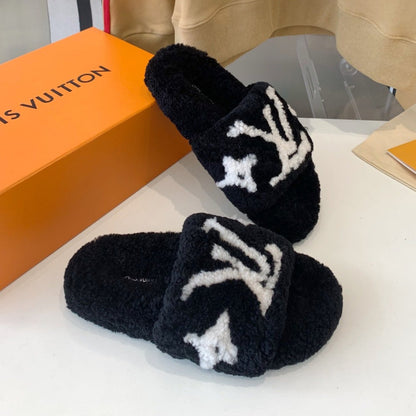 LV WOMEN'S PASEO FLAT SLIPPER IN BLACK FLEECE WITH WHITE LOGO