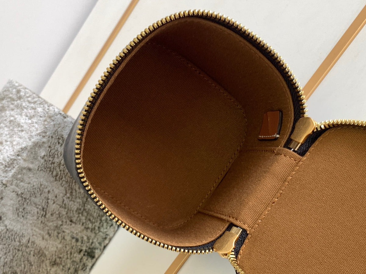 TRIOMPHE 9 CALFSKIN BLACK PATTERN BOX BAG