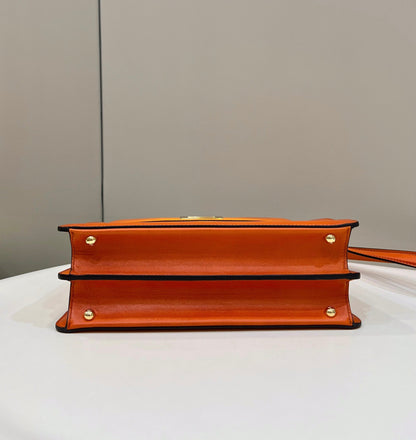 PEEKABOO ISEEU 33 IN ORANGE OMBRE SMOOTH CALFSKIN GOLD HARDWARE