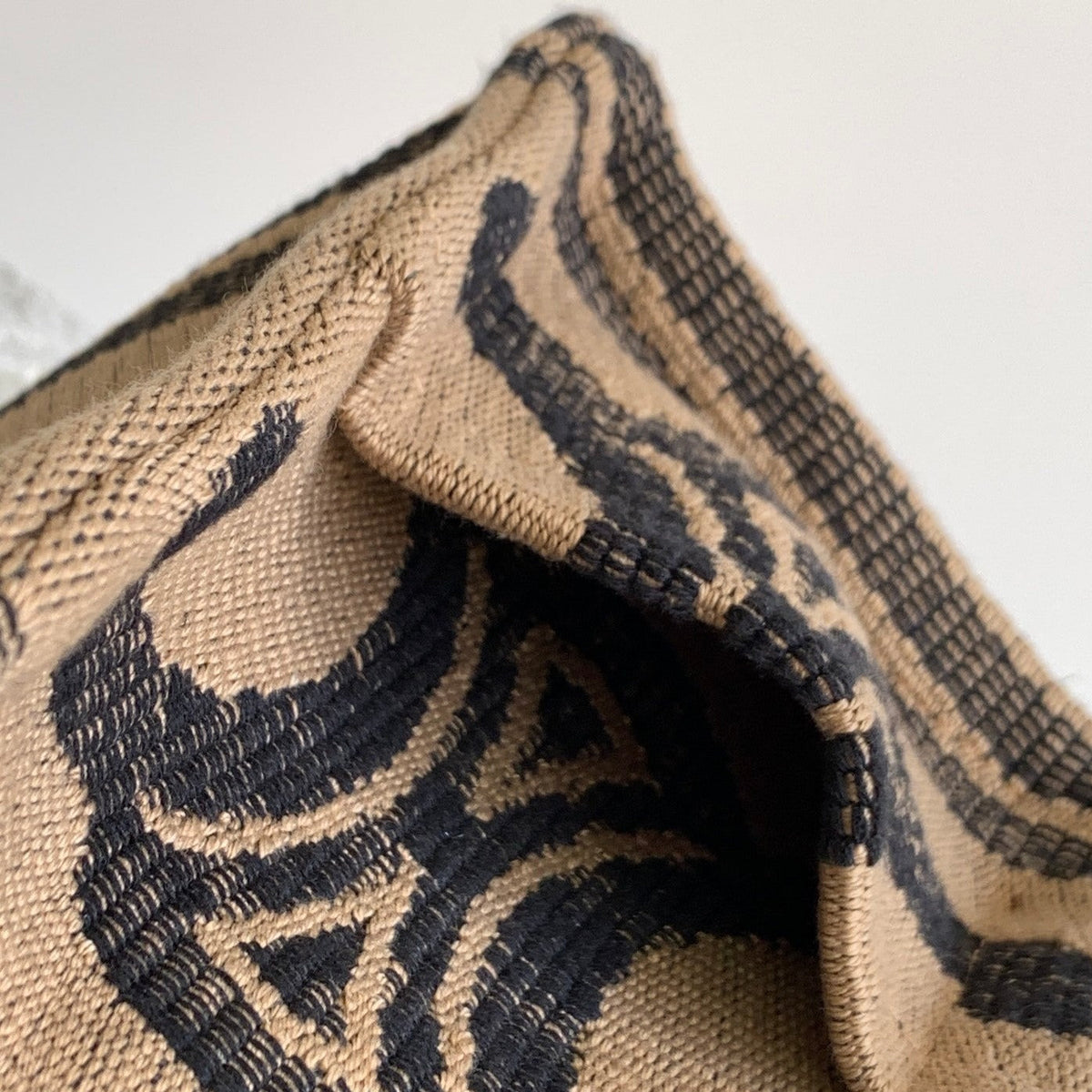 TRIOMPHE 26 FABRIC BLACK BROWN BAG