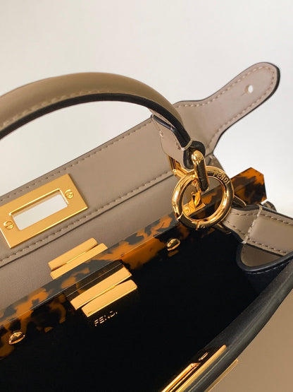 Peekaboo ISeeU Small 27cm Bag light brown lambskin gold hardware
